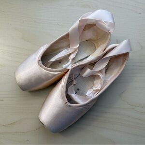 Grishko Pointe Shoes, Toe Shoes, Ballet Shoes. Size 4. M